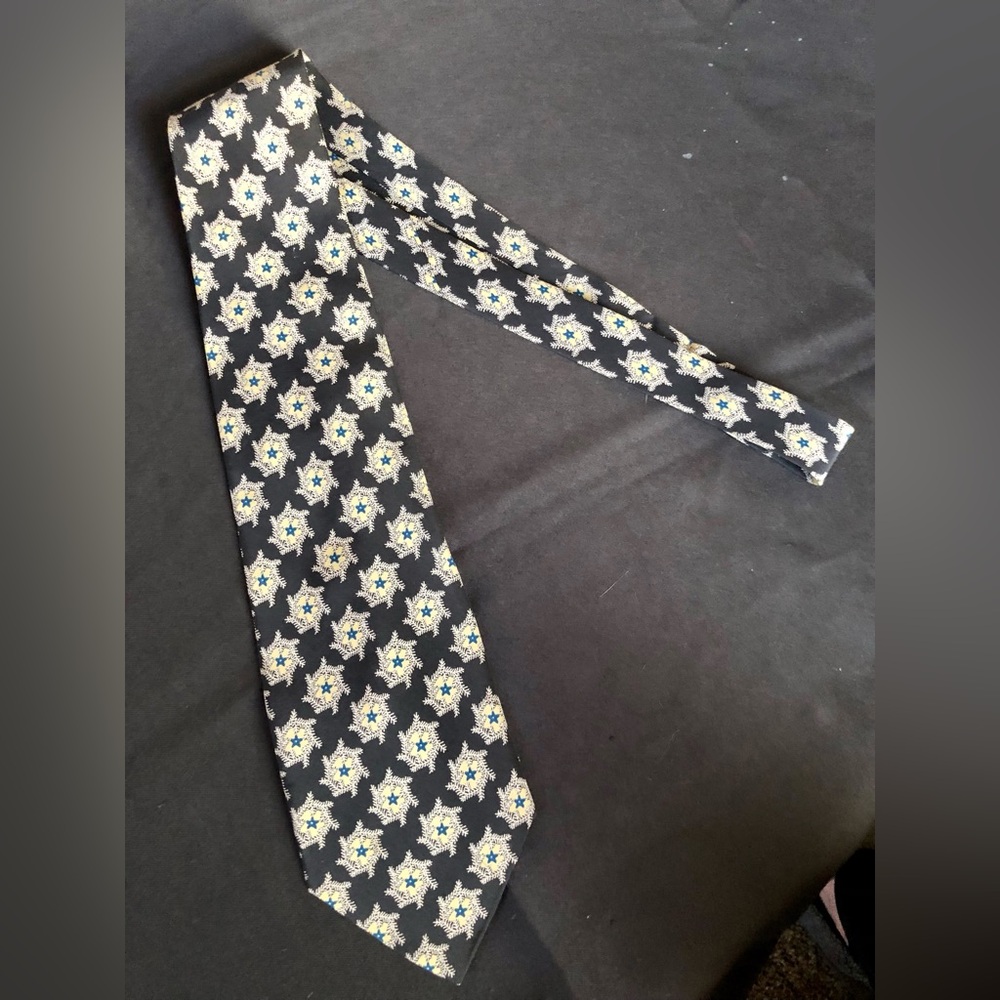 Giorgio Armani, Classic Floral Medallion Design, 100% Silk Tie